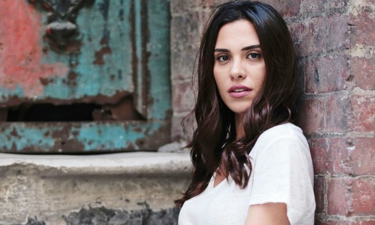 Caner Erkin’den Şükran Ovalı’ya ilanı aşk!