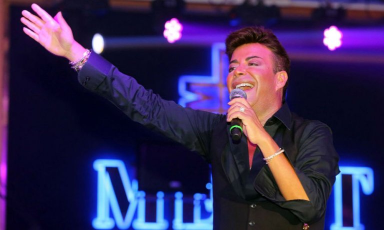 Fatih Ürek, konserinde yılan dansı yapacak!