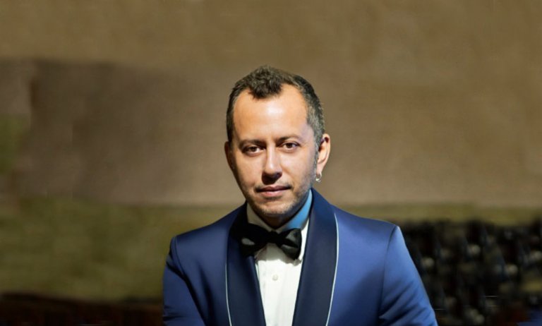 Ozan Çolakoğlu kimdir