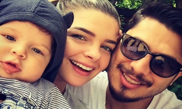 Pelin Karahan, oğluyla birlikte kamera karşısına geçti