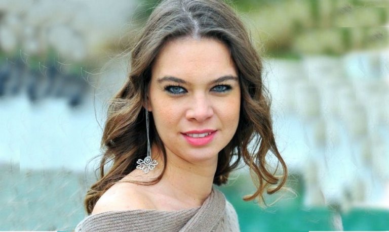 Padişah torunu Roksan Kunter’e kumpas kurdular!