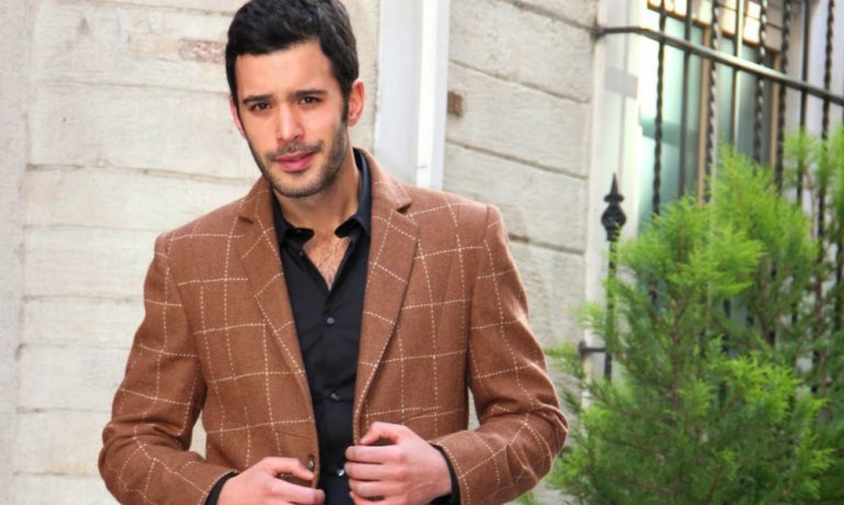 Yakışıklı oyuncu Barış Arduç, alışverişte!