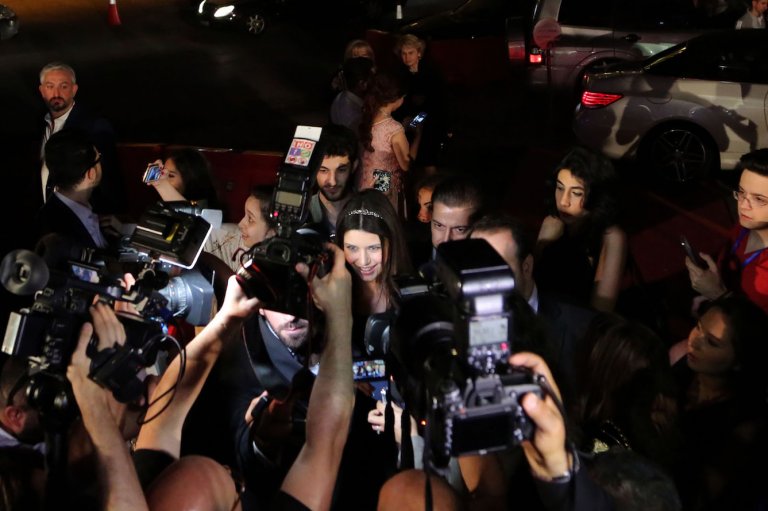 Beren Saat’e Arap dünyasından ödül