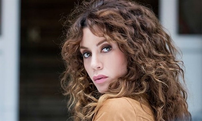 Gökçe Bahadır kimdir?