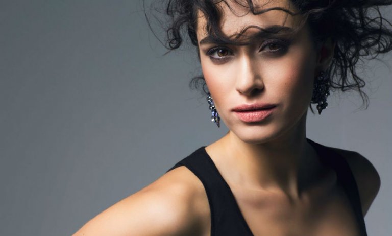 Hande Doğandemir kimdir