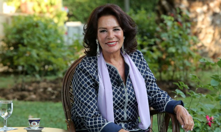 Hülya Koçyiğit kimdir?