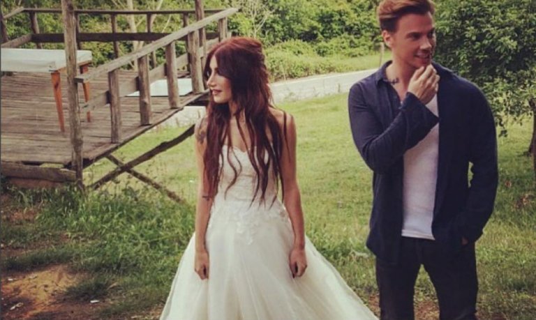 Evlenmene Bak’a klip çeken İrem Derici alay konusu oldu!