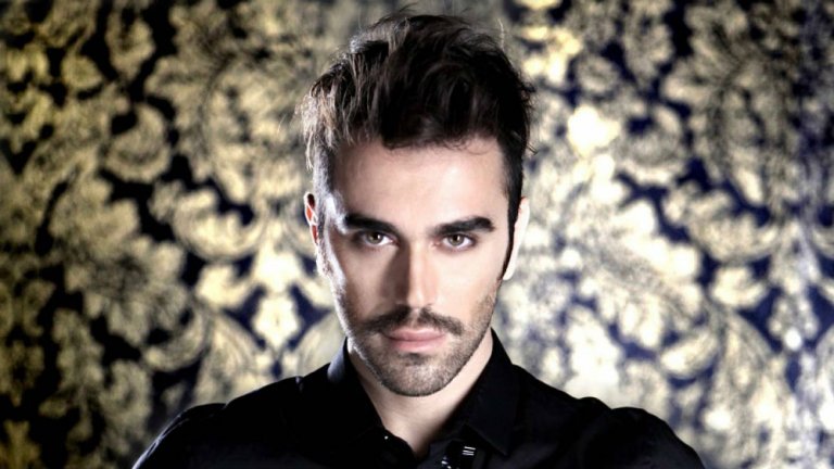 Kemal Doğulu, kırık ayağı ile sahne aldı!