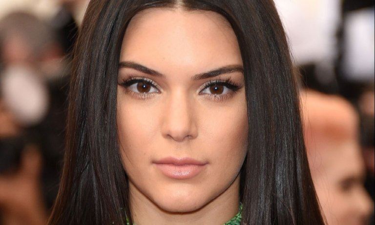Kendall Jenner, ameliyatla kadın olan babasına övgü yağdırdı!