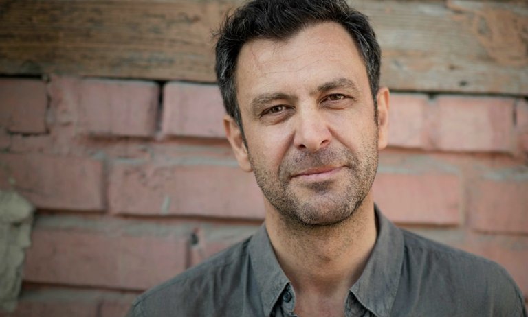 Nejat İşler kimdir?