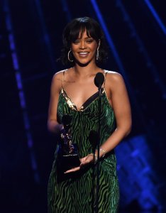 rihanna billboard 2