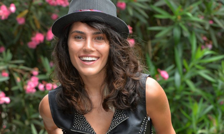 Serenay Aktaş hayranlarına film müjdesi verdi!