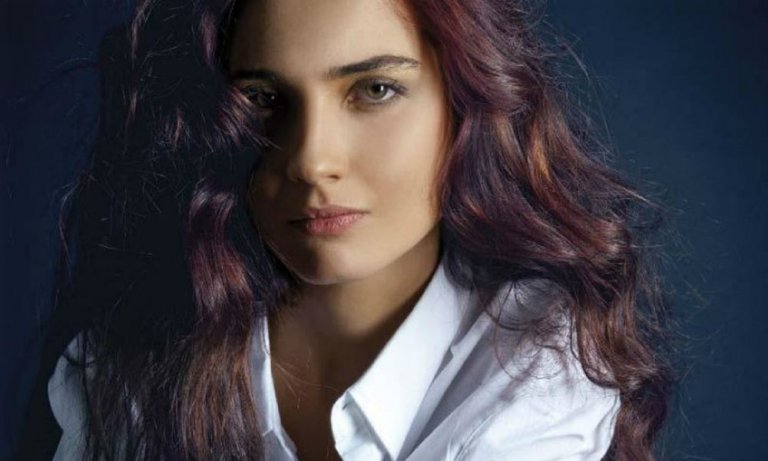 Tuba Büyüküstün kimdir?
