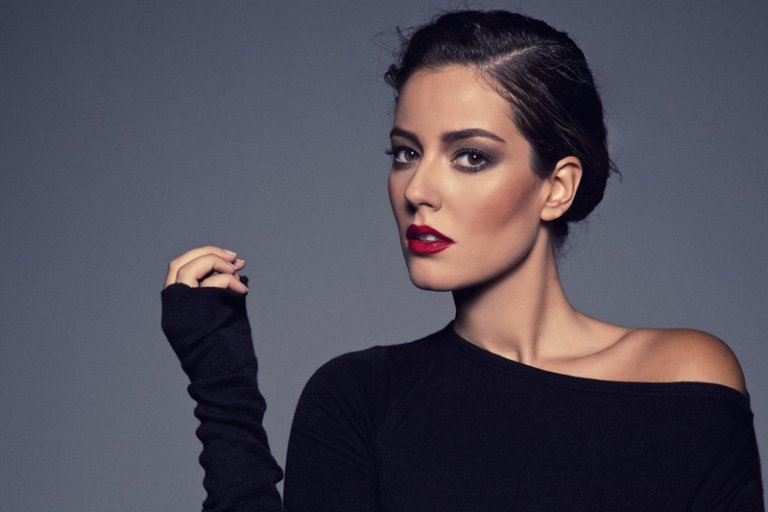 Pelin Akil Ameliyat Masasında, Ünlü Oyuncu Neden Ameliyat Oldu?