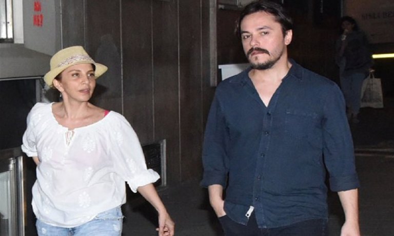 Sertap Erener ve eşinden deniz ortasında aşk pozları!