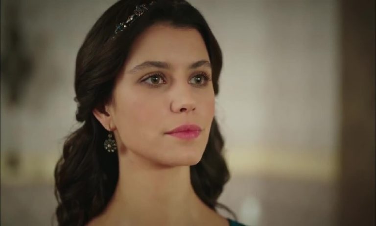 Beren Saat hakkında bomba iddia: 2 aylık hamile!