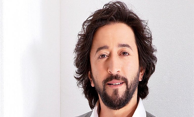 Fettah Can ve eşi Cansu Kurtçu trafik kazası geçirdikleri haberlerine yanıt verdi!