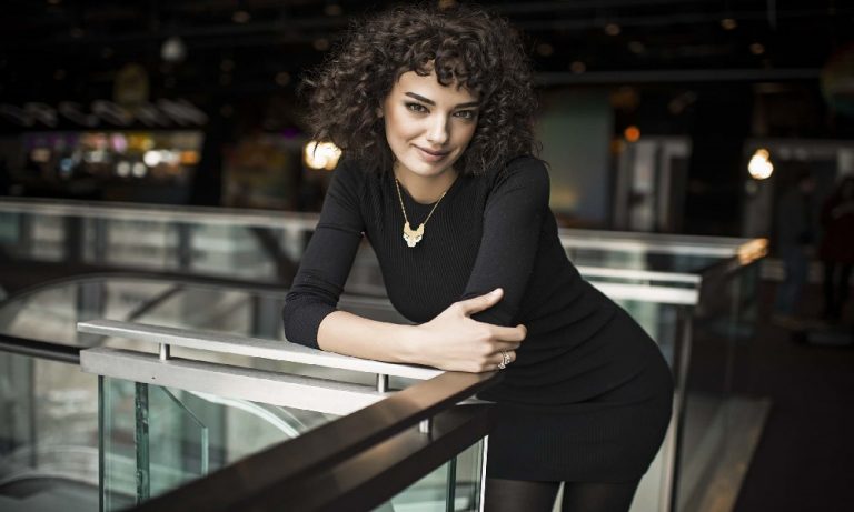 Seda Bakan’ın makyajsız hali şaşırttı!