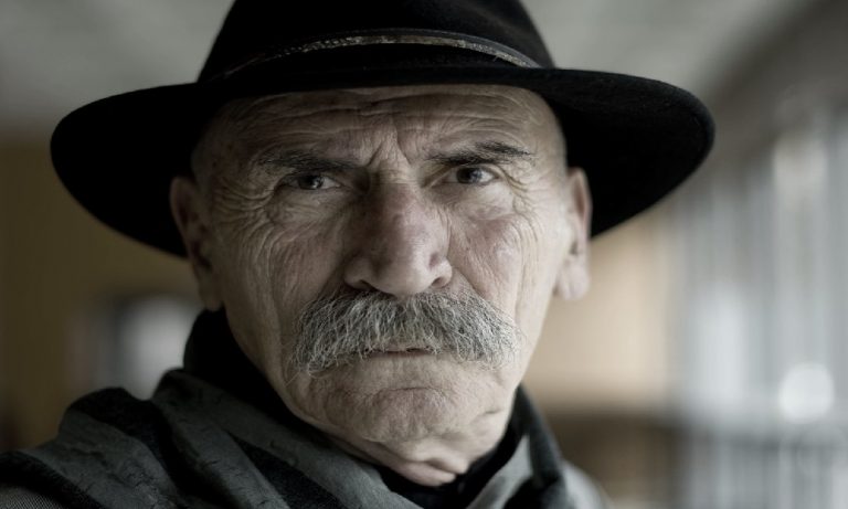 Tuncel Kurtiz kimdir?