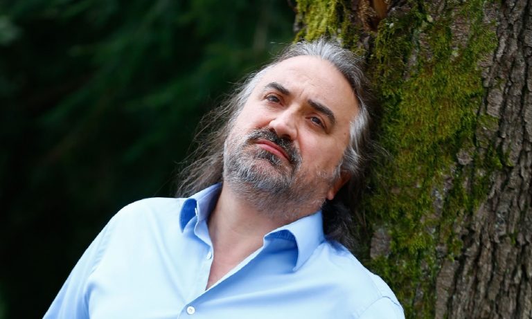 Volkan Konak çocukları için Türkiye’yi terk ediyor!