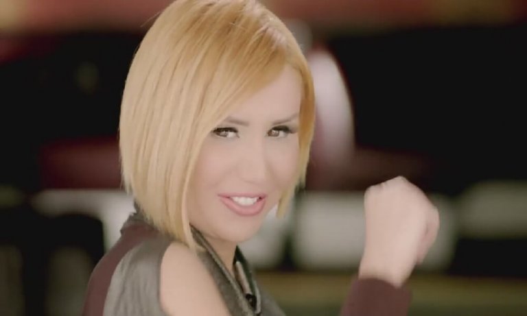 Şarkıcı Ceylan’ın kızı üniversiteden üçüncülükle mezun oldu!