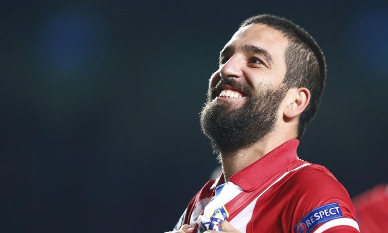Arda Turan, Cansu Taşkın’ın peşinde!
