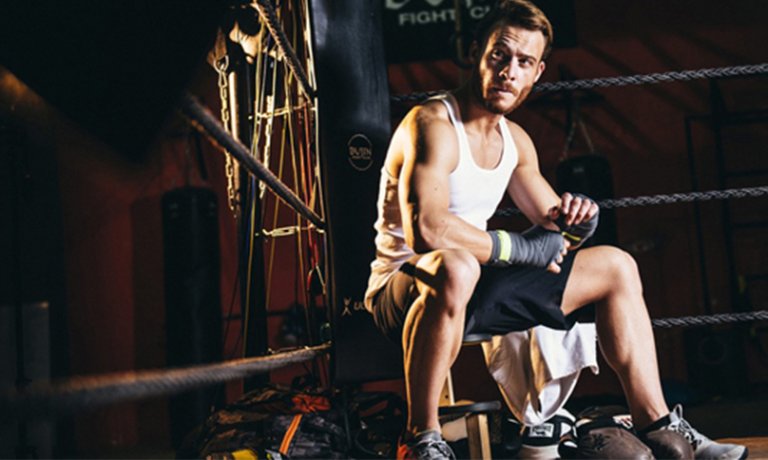 Kerem Bürsin Türkiye’nin Rocky’si Olacak!