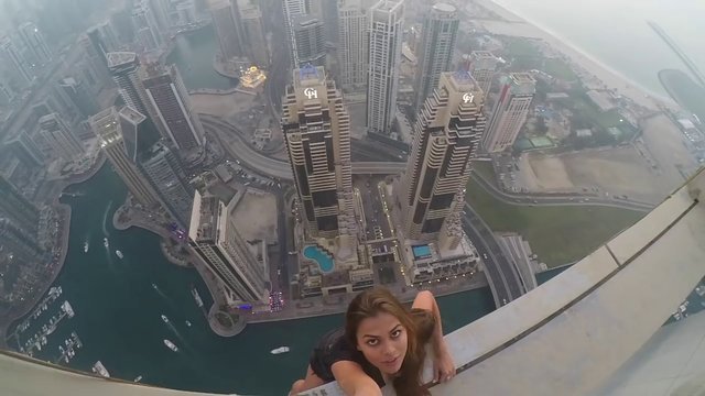 Rus Model Victoria Odintcova'nın Olay Pozlarına Soruşturma 