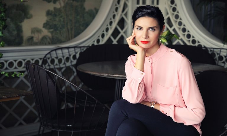 Ahu Yağtu, Cansu Dere’yi tebrik etti