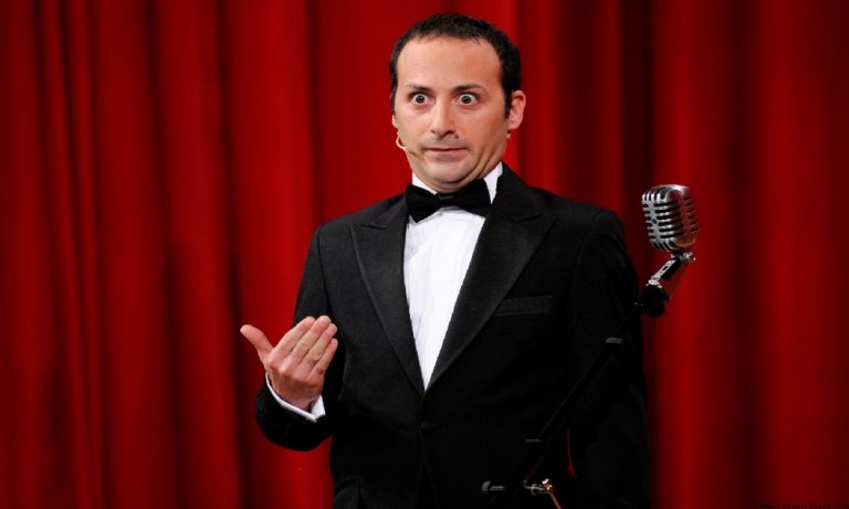 Tolga Çevik, trafik kazası geçirdi!