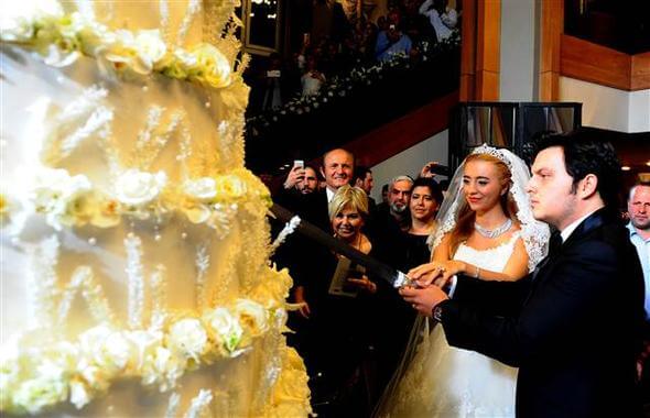 Ali Ağaoğlu'nın Kızının  Bitmeyen Düğünü