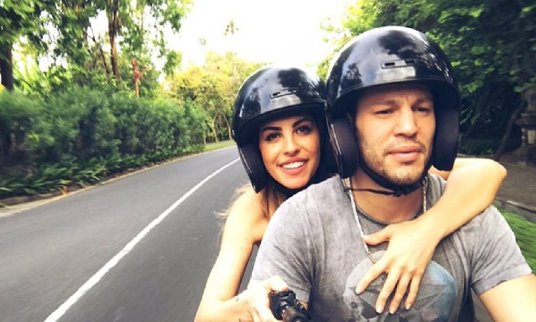 Avatar Atakan’dan yürek hoplatan balayı selfiesi