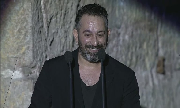 Simge Fıstıkoğlu şakaladı, Cem Yılmaz gülme krizine girdi