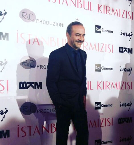 Tuğba Büyüküstün 'İstanbul Kırmızısı' Filminin Galasına Damga Vurdu