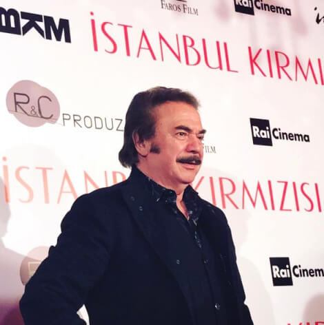 Tuğba Büyüküstün 'İstanbul Kırmızısı' Filminin Galasına Damga Vurdu