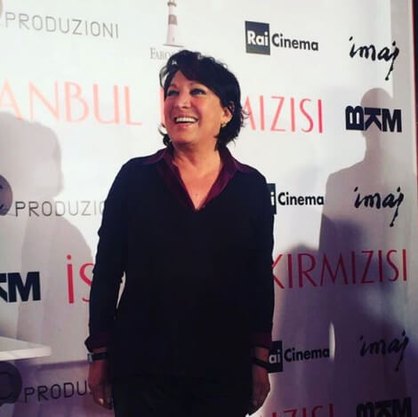 Tuğba Büyüküstün 'İstanbul Kırmızısı' Filminin Galasına Damga Vurdu