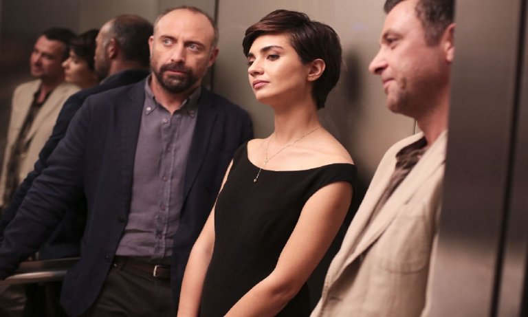 “İstanbul Kırmızısı” filmi, gişede hayal kırıklığı yaşadı!