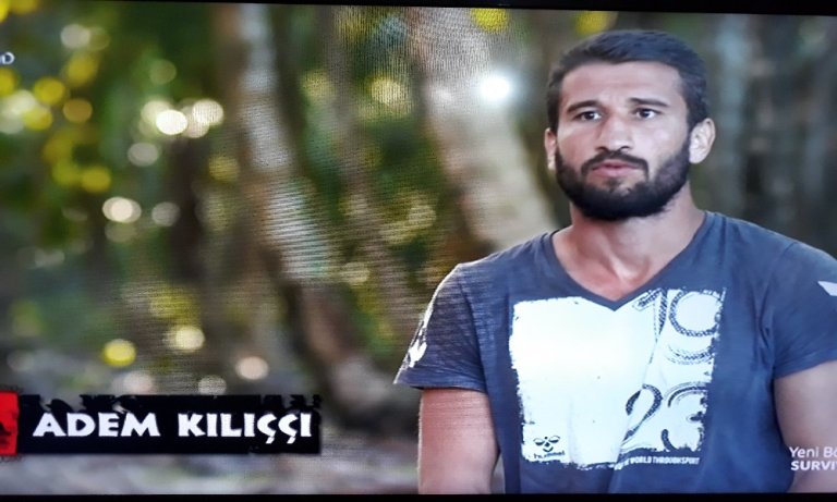 Survivor’da Adem isyan etti: “Açlıktan ölüyorsunuz!”