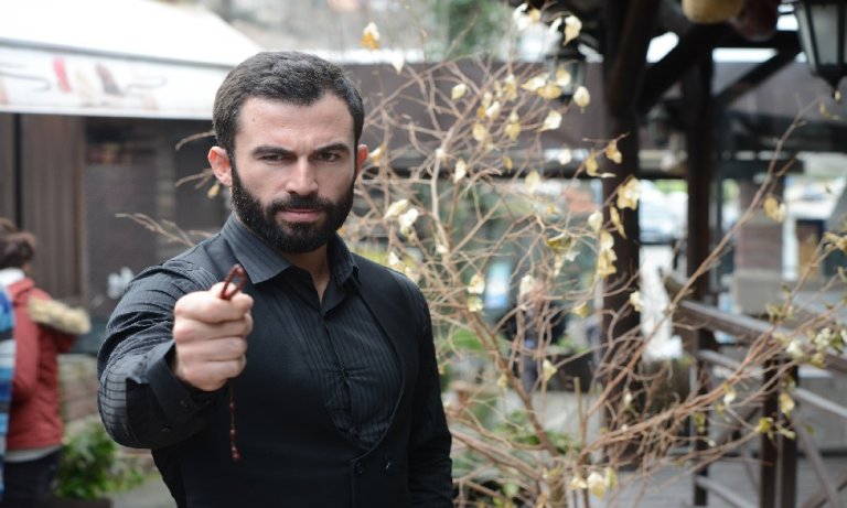 Survivor Turabi, uçakta içki fırlatıp tüküren adamın hakkında geldi