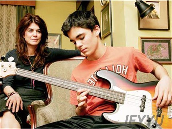 Uzay Kanat Heparı Modacı Erkeklerin Ayağı Kaymış Demişti Şimdiki Hali Şaşırtıyor