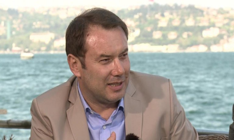 Şoray Uzun’un aracına TOMA çarptı!