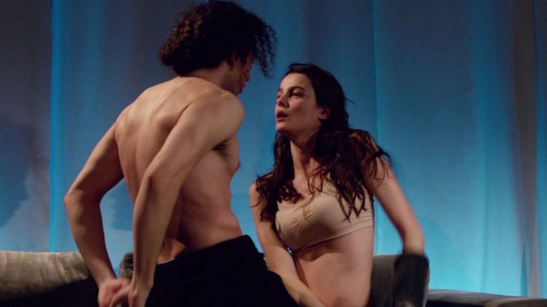 Büşra Develi Sevişme Sahnelerinde Utandı Mı?