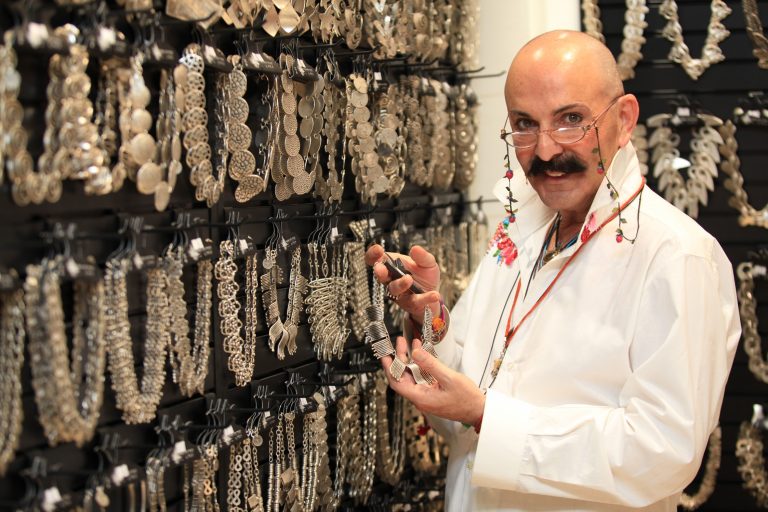 Cemil İpekçi “Aşkımdan 3 Kişi İntihar Etti”