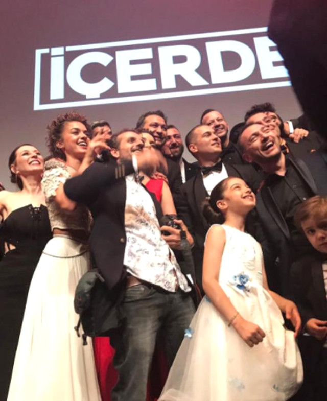 İçerde Galasında Bensu Soral şıklığı