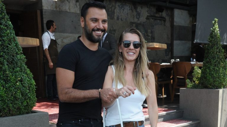 Alişan Nişanlısına Aldığı Yüzükle Gösteriş Yaptı