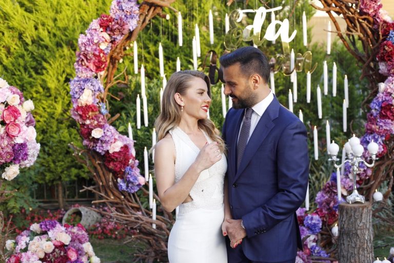 Alişan Terliklerini Ayağına İstiyor