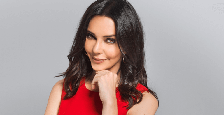 Hande Ataizi kimdir?