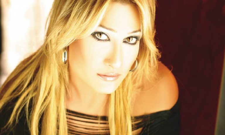 Şarkıcı Zeynep köye yerleşti, öğretmen oldu