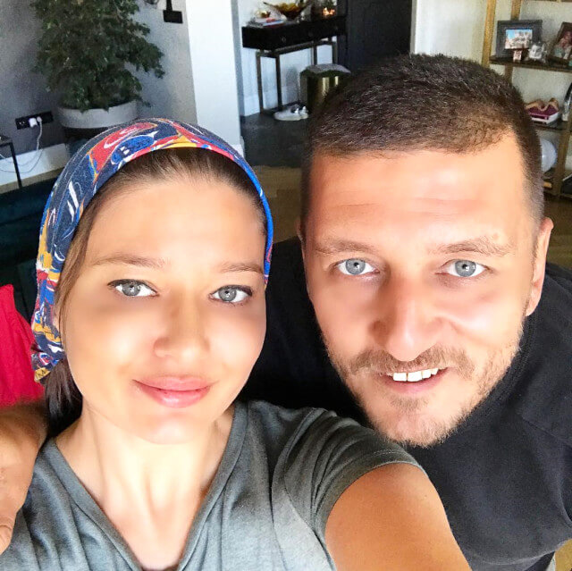 Nurgül Yeşilçay kardeşiyle fotoğraf paylaştı