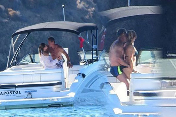 murat-basoglu-burcu-basoglu-teknede